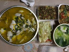 七彩云南温馨秒杀套餐-老滇山寨•云南特色菜•地方菜•民族风情歌舞表演(金碧店)