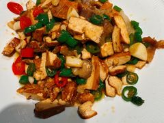 -头上红煨盐鸡乡村食府