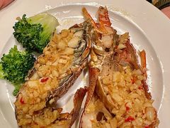 -广州万富希尔顿酒店·感趣自助餐厅·金秋蟹宴生蚝海鲜刺身