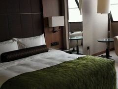 -上海滴水湖皇冠假日酒店