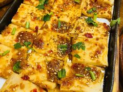 千页豆腐-老东镇啤酒屋海鲜加工·蒸汽海鲜·海鲜烧烤(台东店)