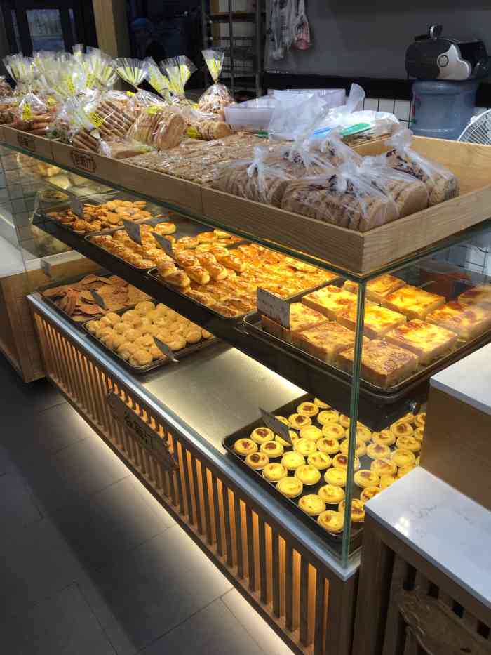 谷斯汀老香港手工蛋糕(国顺东路202号)-"都说甜点容易让人开心,家附近