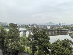 -披云山庄