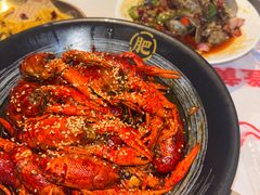 -肥肥虾庄·金牌油焖大虾(汉街SKP店)
