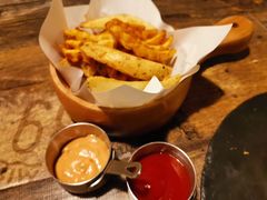 -HIGH FIVE哈福手工汉堡(桂林路店)