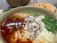 -亮亮面馆(经六路店)