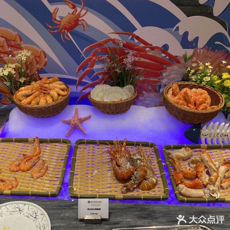 早就在网上看到别人推荐了这家酒店的自助餐