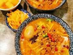 -粉家柳州螺蛳粉(杨宅路店)