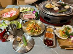 -围炉肉舍•炭烤活鳗•丹东海鲜烤肉(步行街店)