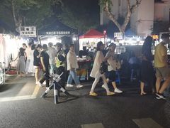 -吴山路夜市