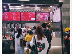 门面-茶理宜世(岭南站NOVA店)