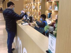 -漕河泾街道图书馆(漕河泾社区文化活动中心店)