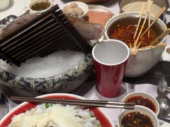 -红鼎豆捞·非遗鲍皇汤火锅(宝丰路店)