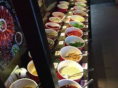 自助调料区-红牌美蛙鱼头火锅(万辉国际广场店)