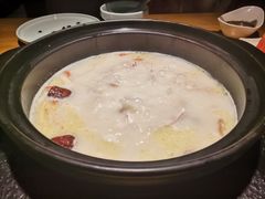 -洪氏嗨捞·广东猪肚鸡·椰子鸡火锅(西咸万象城店)