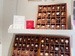 -LADY FAFA(巨鹿路陕西南路路口店)