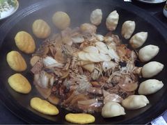 铁锅炖活鱼-铁锅炖活鱼