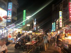 -六合夜市