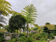 -茅草房·河畔园林火锅