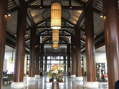 -梁鸿湿地丽笙度假酒店大堂吧