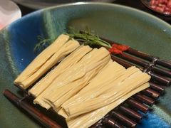 -红鼎豆捞·非遗鲍皇汤火锅(宝丰路店)