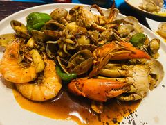 -臻鲜燕海鲜融合餐厅(金陵style店)