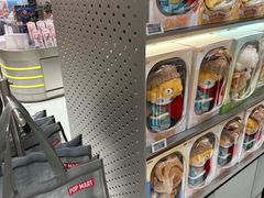 -泡泡玛特POPMART(蓝色港湾店)