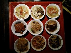 -蓝田九大碗民俗食府(蓝田店)