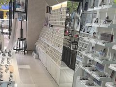 -诺柯视眼镜-蔡司依视路官方工厂店(淞南一店)
