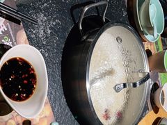 -洪氏嗨捞·广东猪肚鸡·椰子鸡火锅(西咸万象城店)