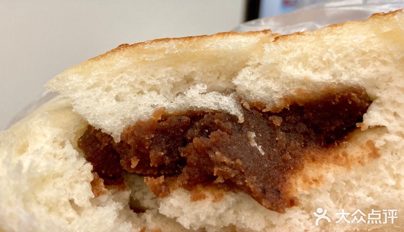 这个辣酱不辣还特别咸有一天早上出现了豆沙馅的甜饼