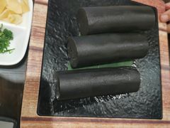 香滑黑芝麻卷-喜喜酒家·纯手工点心·粤菜
