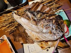 烧三文鱼头-鸟山鸣·日料食堂(王府井店)