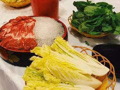 -鲜入围煮花胶鸡海鲜火锅