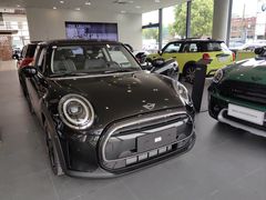 -上海宝诚中环BMW·MINI4S店