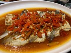 剁椒臭豆腐蒸小黄鱼-老头儿油爆虾·知味杭州(爱琴海购物中心)