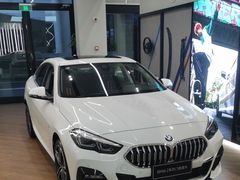 -上海宝信宝马4S店