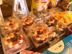 -玩坞轰趴馆·户外团建聚会主题生日派对馆(世豪广场店)