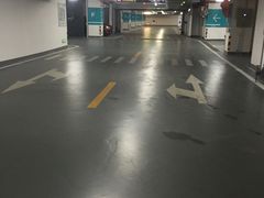 -龙湖虹桥天街-停车场