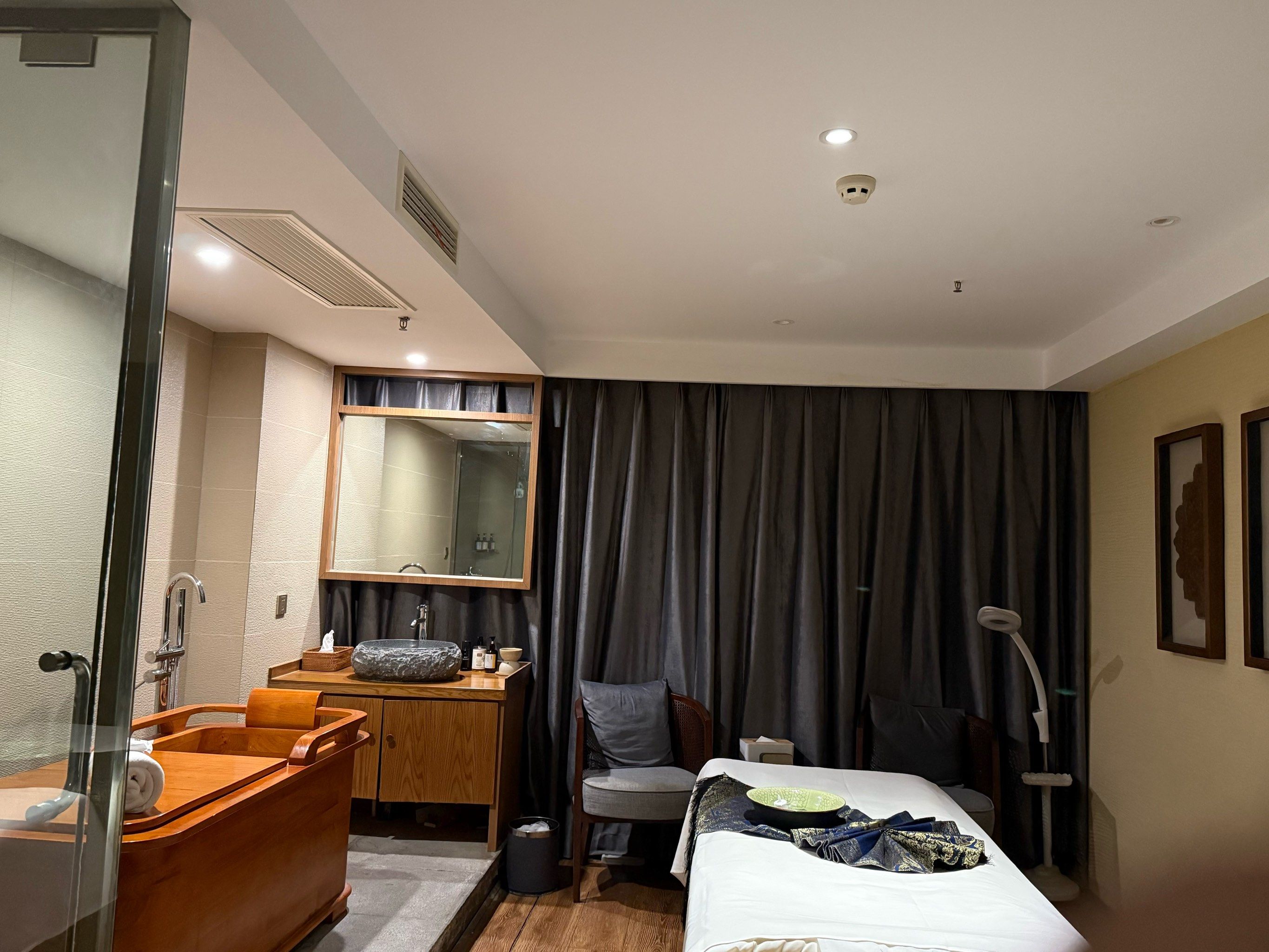 技师按得很舒服,很讲究细节,环境安静,室