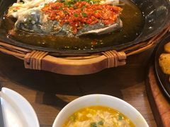 -阿瓦山寨·湘菜现炒·剁椒鱼头王(咸阳总店)