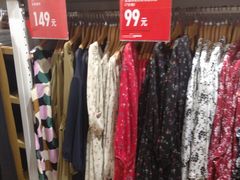 -优衣库(上海虹口龙之梦店)