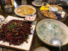 -黄桷树曹家私房菜(江与城店)
