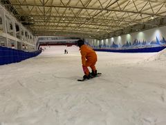 -乔波室内滑雪场