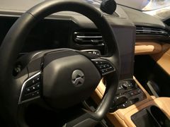 -蔚来中心(北京中关村店)
