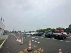 -平望服务区·停车场