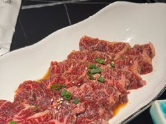 -山川小町·极番烧肉(新地假日广场店)