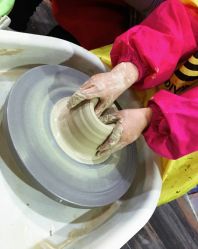 -泥娃娃DIY陶吧(易生活购物公园店)