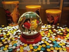 -m豆巧克力世界(上海世茂广场店)