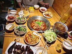 -大众跷脚牛肉馆·非遗传承单位(峨眉山店)